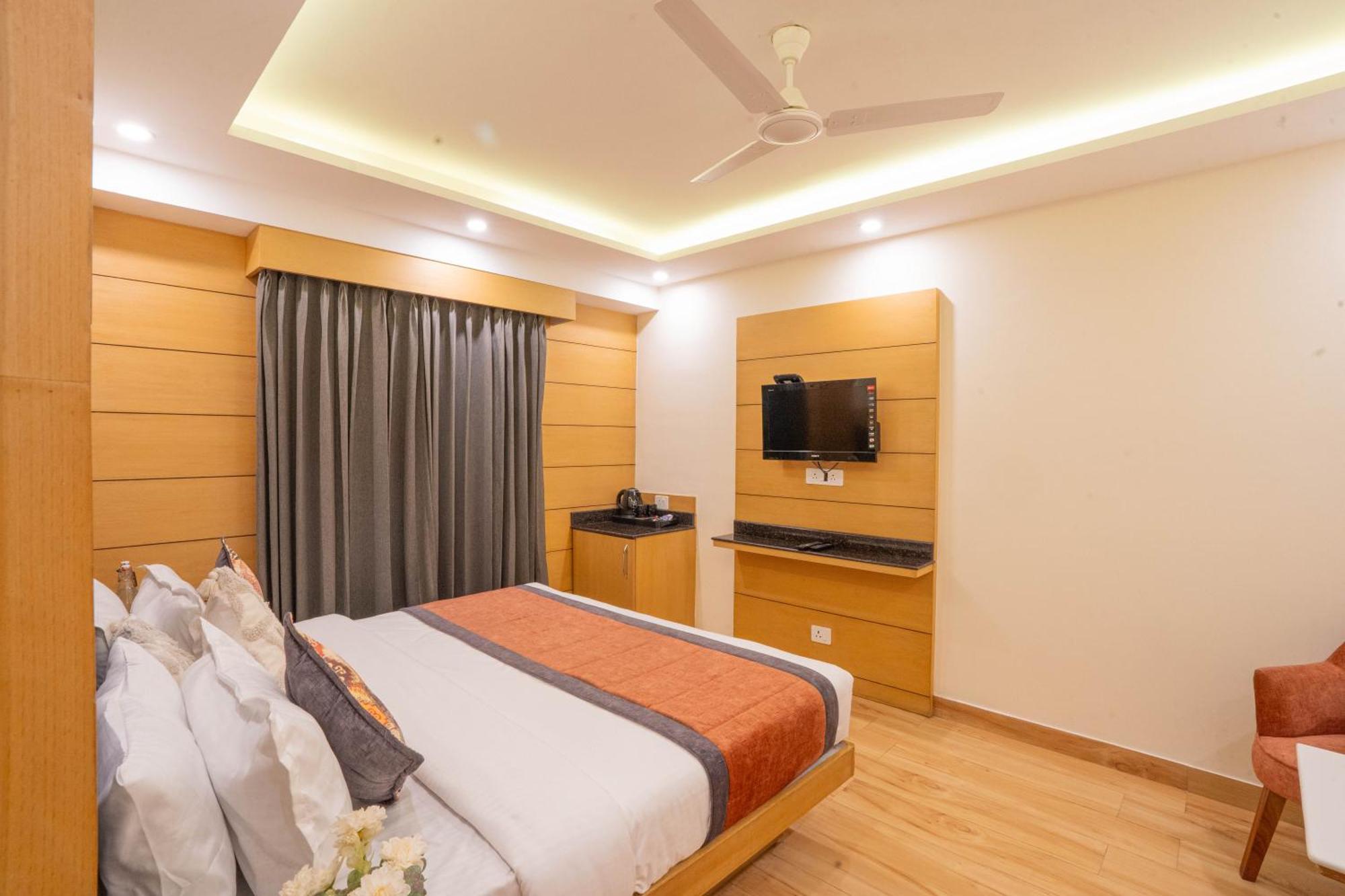 Perfectstayz Premium At Mall Road Mussoorie Kültér fotó