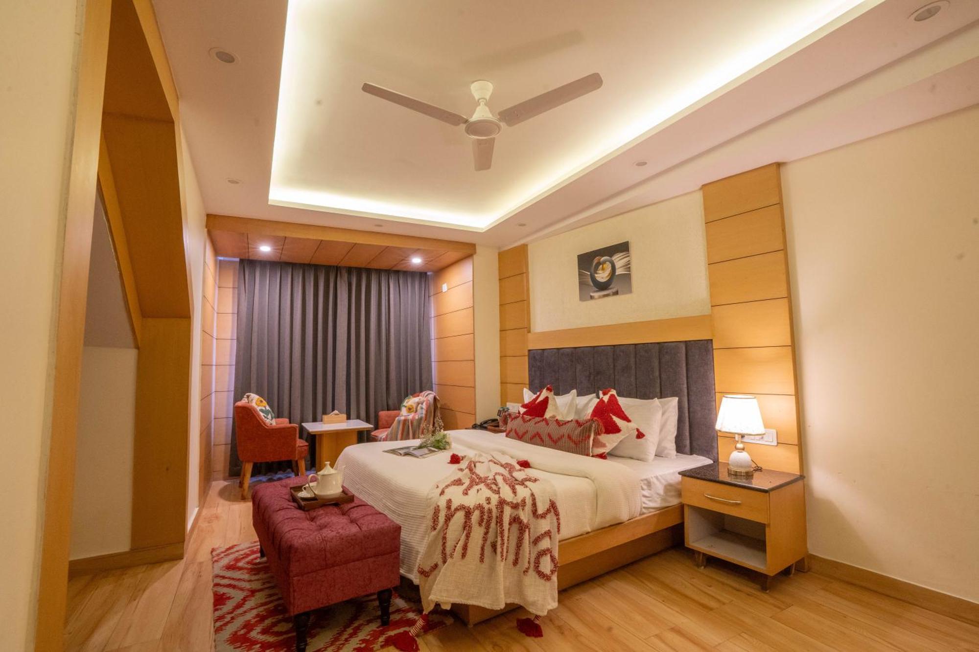 Perfectstayz Premium At Mall Road Mussoorie Kültér fotó