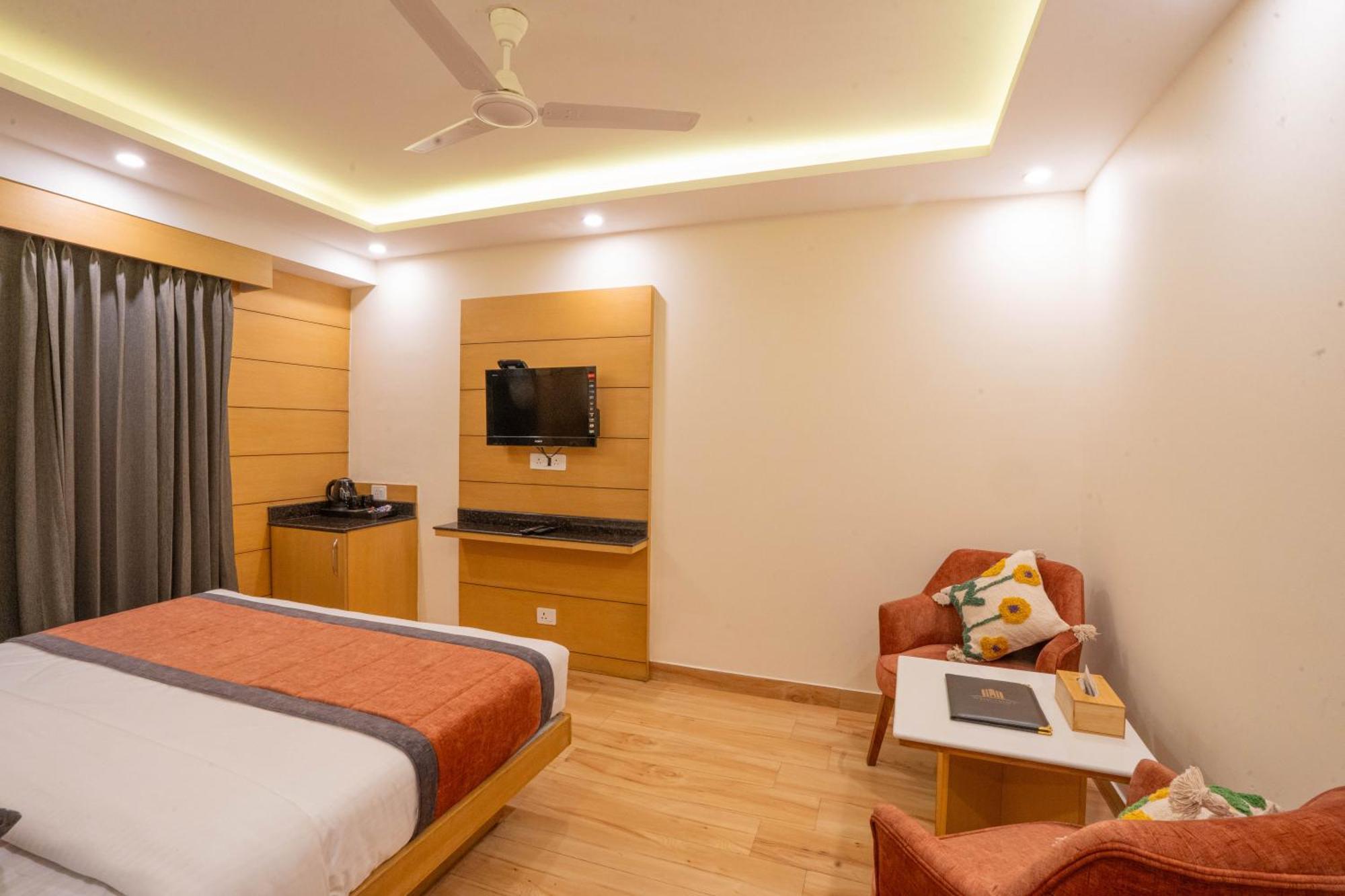 Perfectstayz Premium At Mall Road Mussoorie Kültér fotó