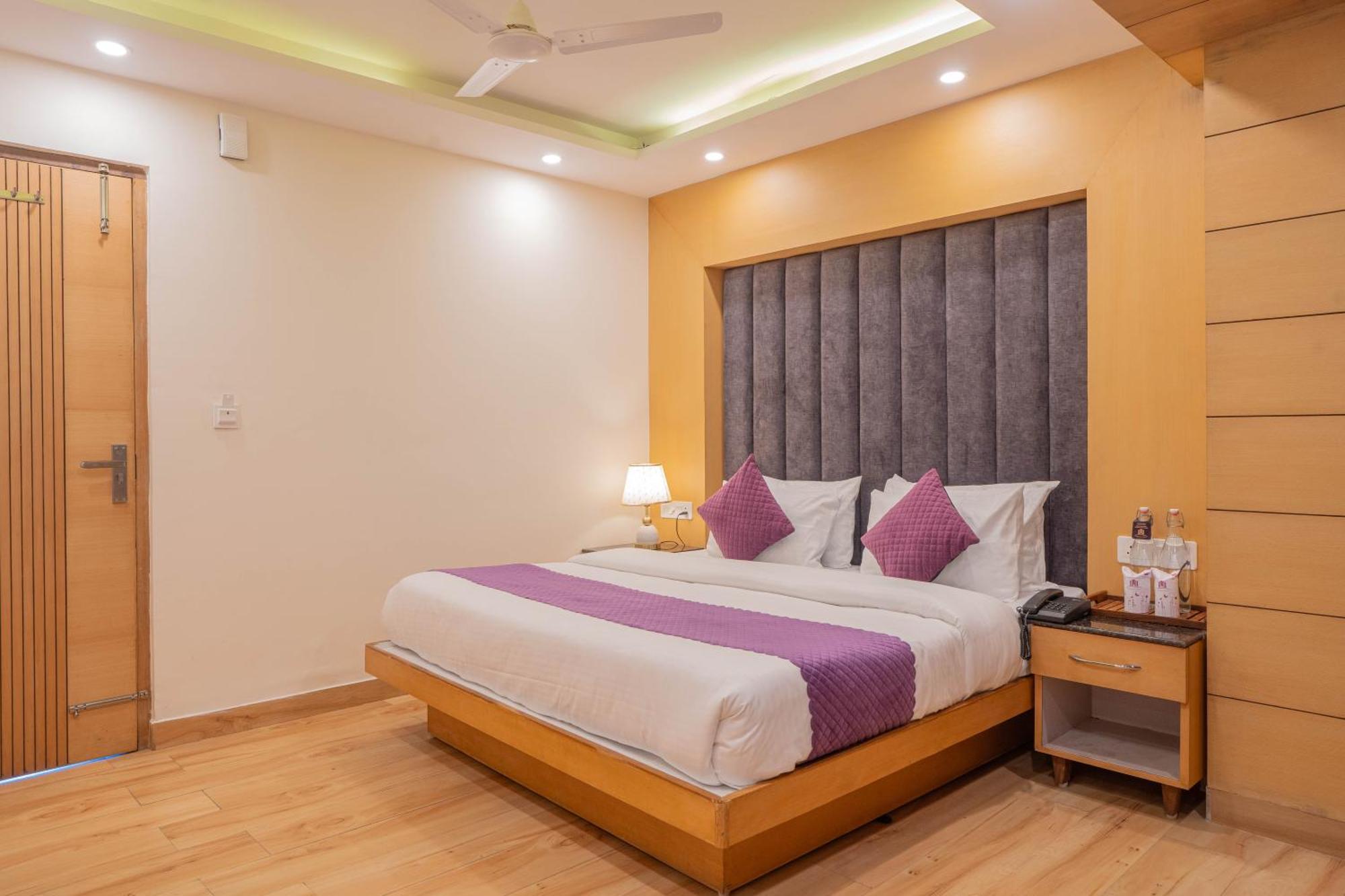 Perfectstayz Premium At Mall Road Mussoorie Kültér fotó
