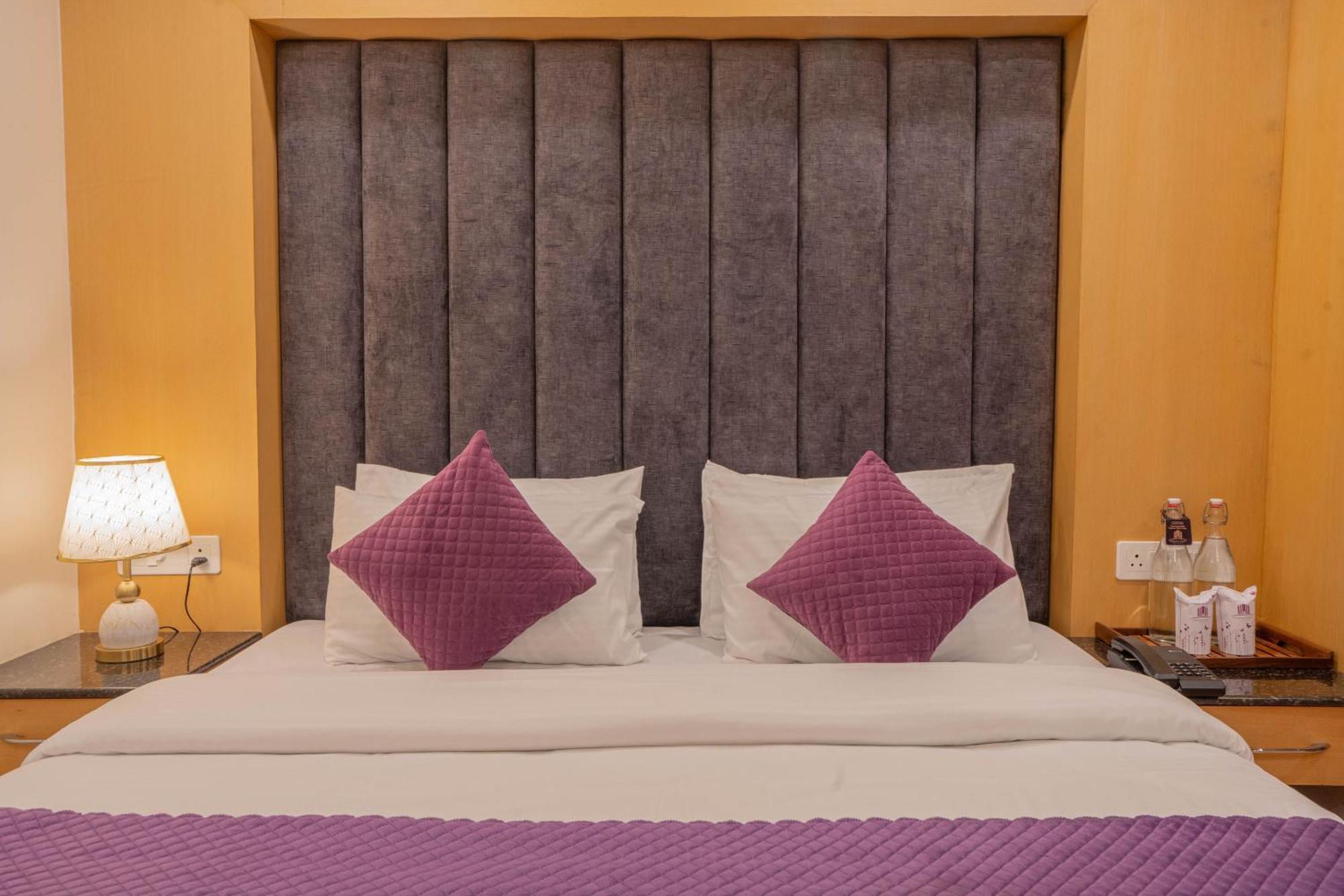 Perfectstayz Premium At Mall Road Mussoorie Kültér fotó
