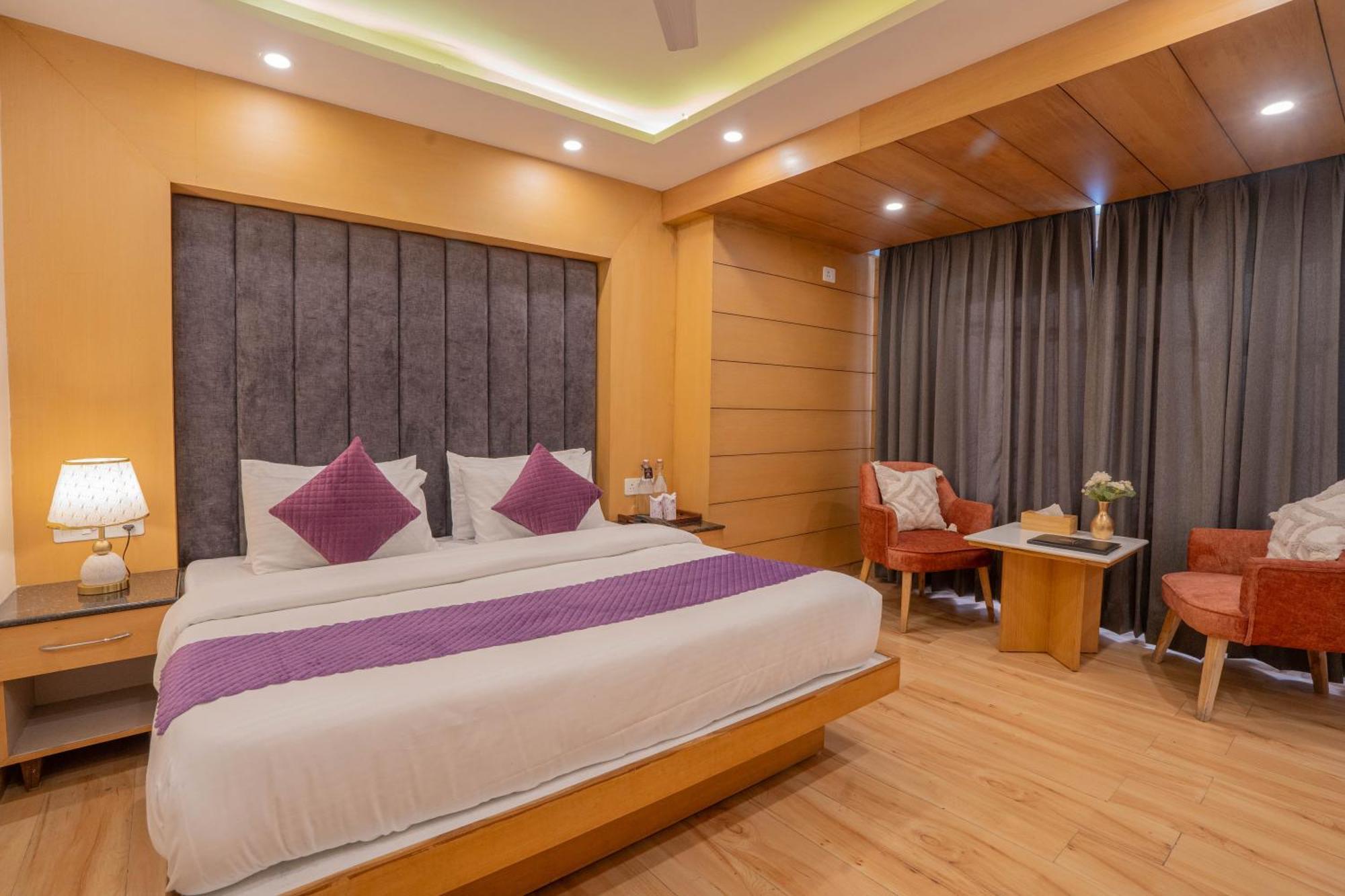 Perfectstayz Premium At Mall Road Mussoorie Kültér fotó