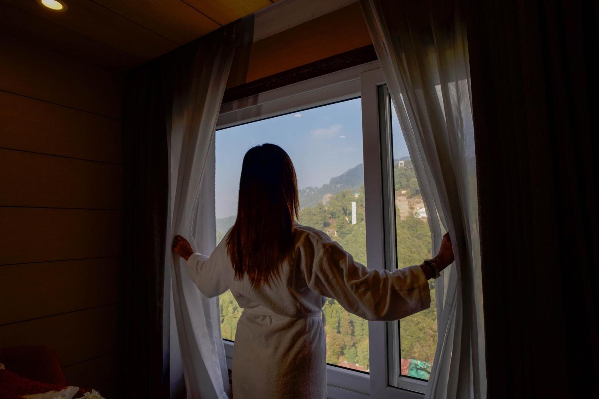 Perfectstayz Premium At Mall Road Mussoorie Kültér fotó